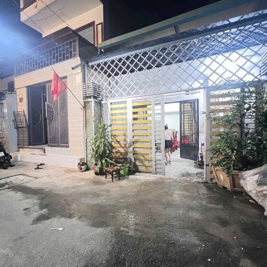 Cho thuê nhà nguyên căn , hẽm Huỳnh Tấn Phát