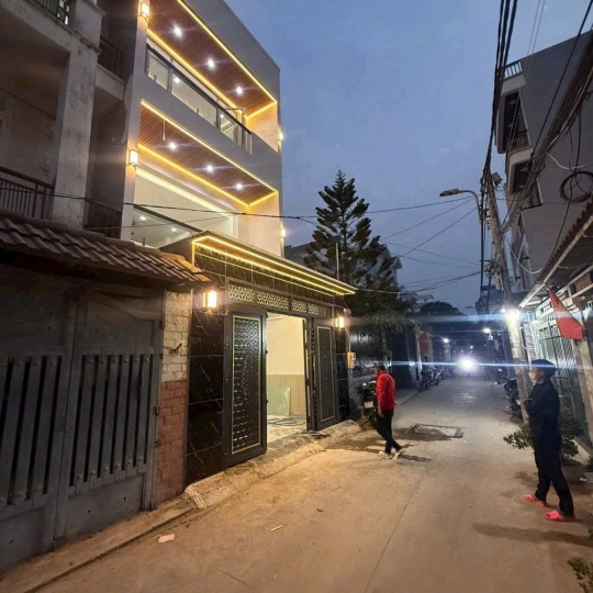 Bán nhà mặt tiền hẻm xe hơi Nhà Bè